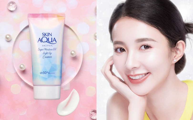 曼秀雷敦水潤肌超保濕煥光亮采防曬露SPF50+/PA++++ 70g／399元 以無色料防曬凝露融合銀色與藍色珍珠光粒子，能自然提亮膚色，無論冷暖色調或深淺膚色都能輕鬆駕馭。（圖／品牌提供）