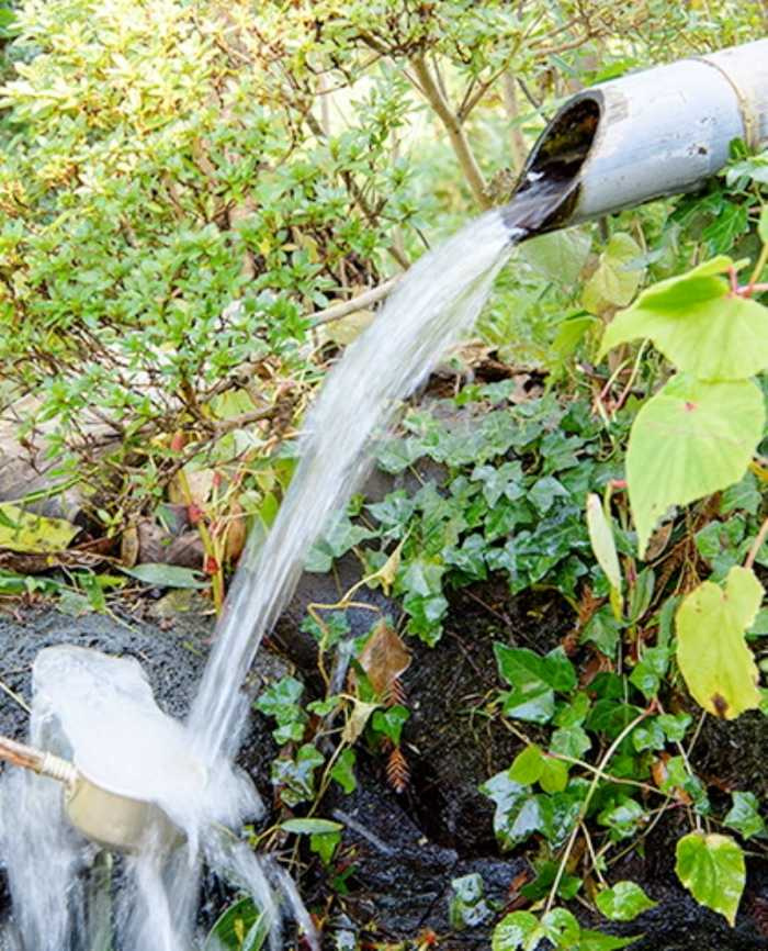 久留里湧泉被譽為「平成名水百選」之一，其柔順水質讓威士忌展現細膩層次與優雅尾韻。（圖片提供／富士乃森）