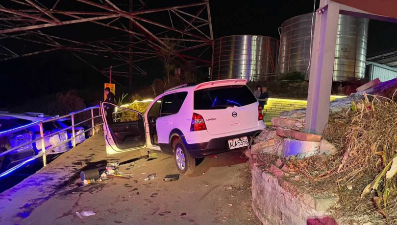 19歲施姓男子遭車輛壓住，送醫搶救不治。（圖／翻攝畫面）