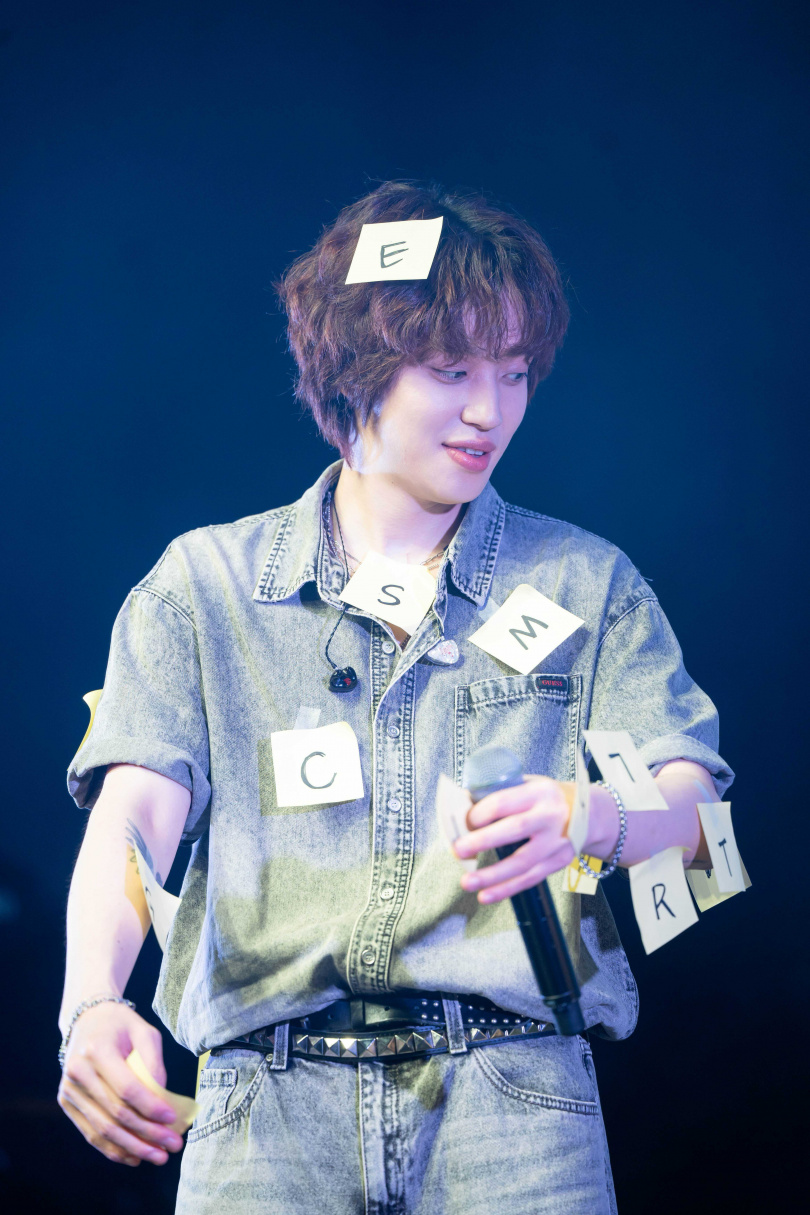 NIEL在見面會上跳女團Girls' Generation的〈oh!〉。（圖／FU Entertainment、DJB提供）