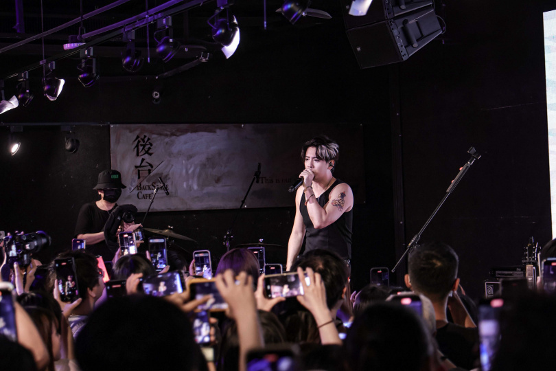 陳德修特別演唱未曝光的新歌。（圖／陳德修工作室提供）