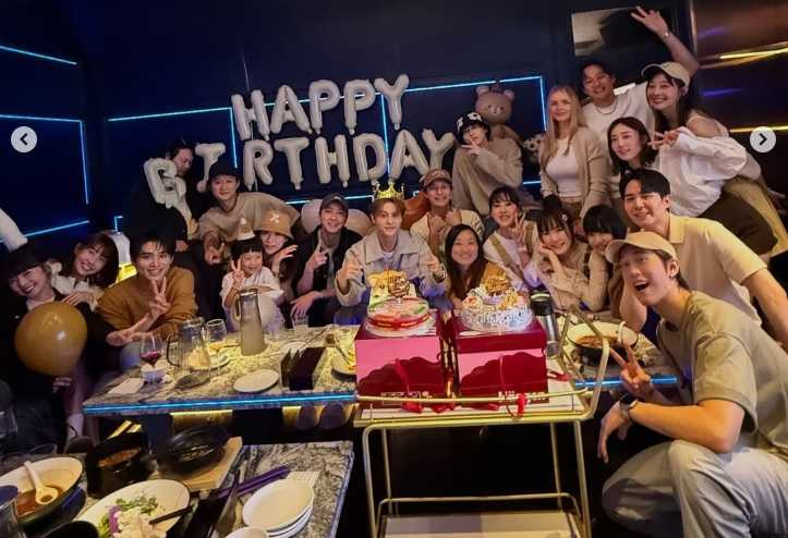 過去吳心緹、粿粿、范姜彥豐、席惟倫、晏柔中等人都是王子幫的成員,還一同聚會。(圖/翻攝自王子IG)