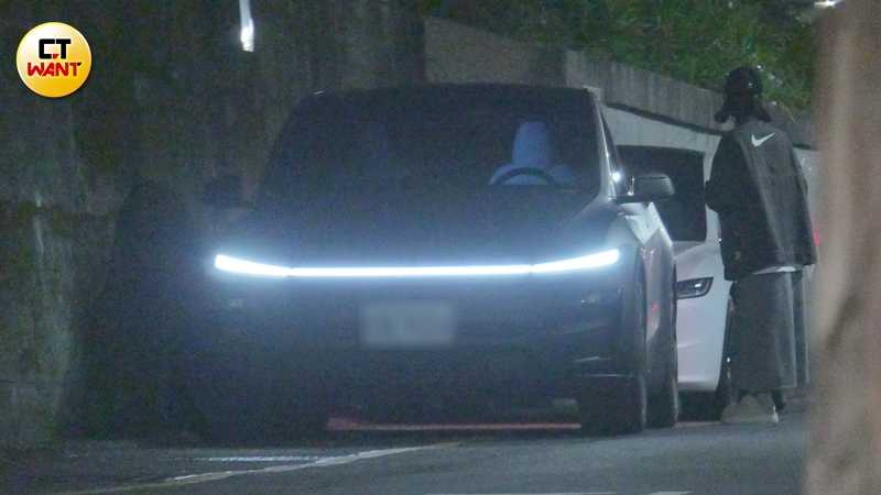 之後粿粿開車一路向北，晚上才返回內湖區，但去了多處的住宅社區。（圖／本刊攝影組）