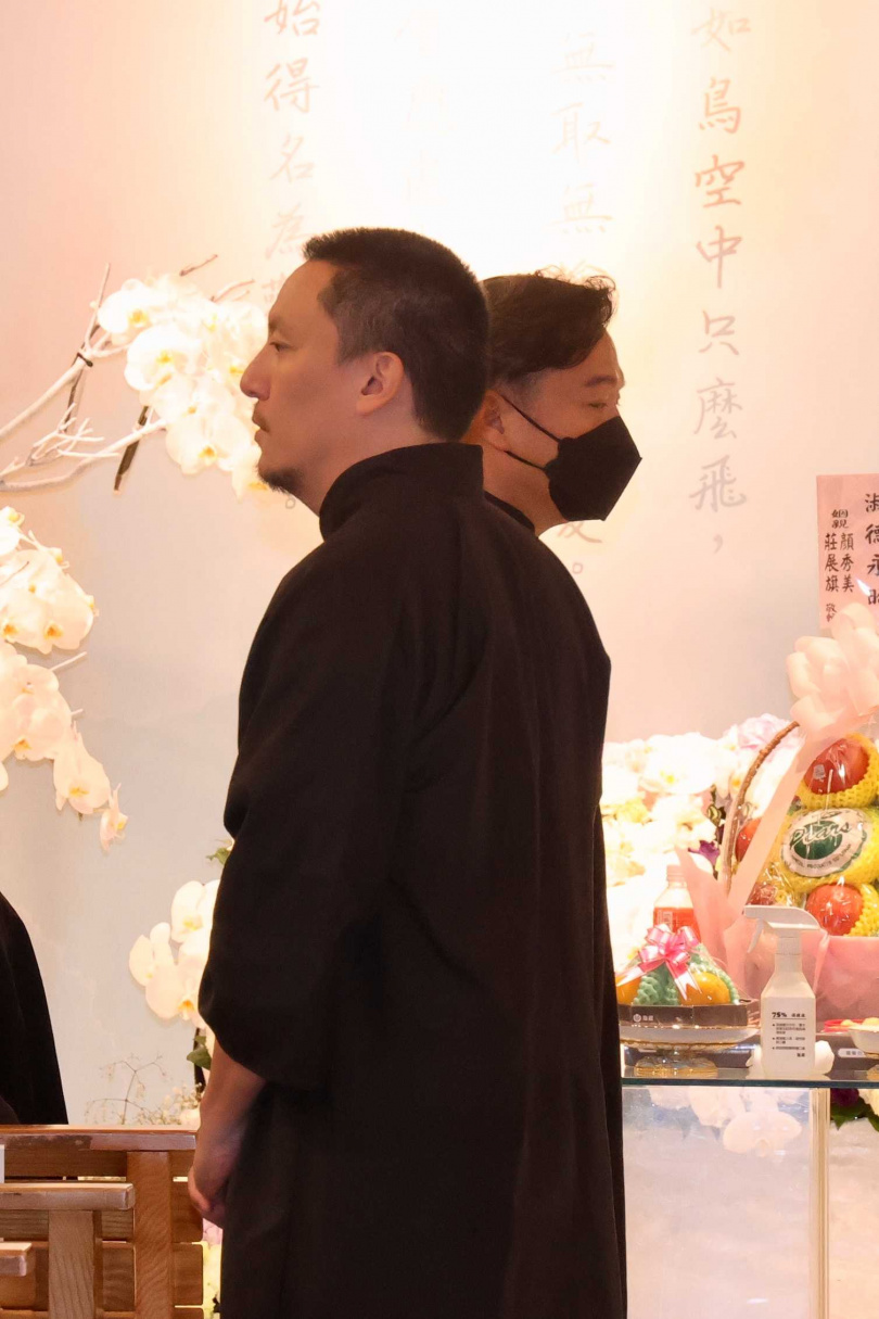 張震、張翰兄弟倆臉上滿是哀傷。（圖／焦正德攝）