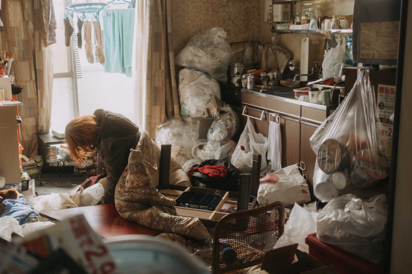 河合優實在《那個女孩》飾演可憐的女孩杏,從小被迫賣淫又染上毒癮。(圖/光年映畫提供)