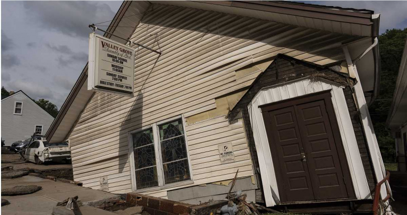美國西維吉尼亞州遭到暴雨襲擊，引發致命性洪患，目前傳出至少造成6人罹難、數人失蹤，搜救行動仍在持續中。（圖／達志／美聯社）