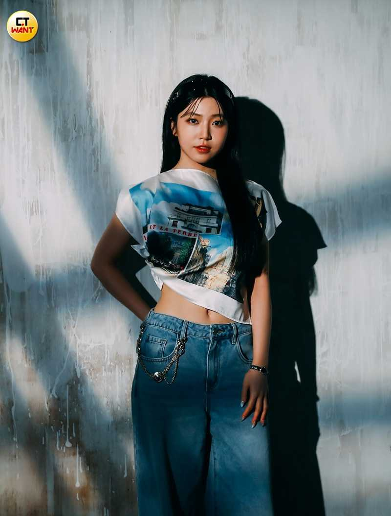 言芯期許自己能向偶像Jennie看齊。(圖/侯世駿攝)