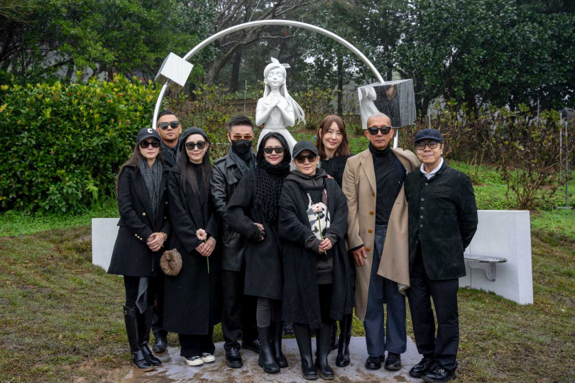 大S逝世一週年，由丈夫具俊曄親自參與設計的紀念雕像正式揭幕，包含吳佩慈、陳建州、范瑋琪等多位圈內好友皆到場致意。（圖／經紀公司提供）