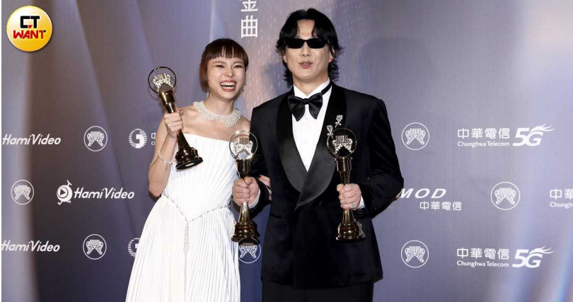 金曲37台語歌王蕭煌奇（右起）、台語歌后吳蓓雅。（圖／本刊攝影組）
