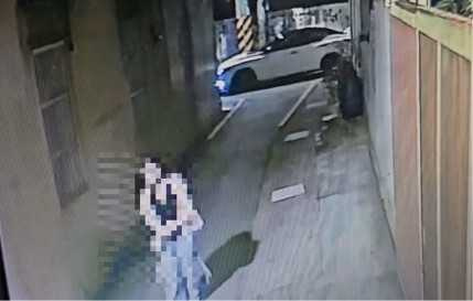 監視器拍下盧女最後身影。（圖／翻攝畫面）