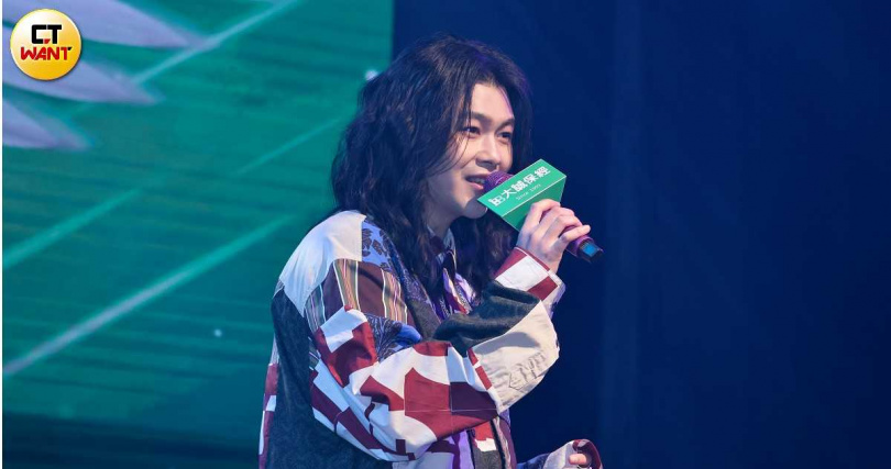 麋先生聖皓很佩服戴佩妮的高空開場。(圖/楊澍攝)