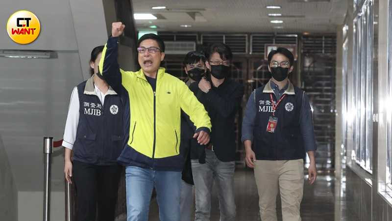 國民黨台北市黨部主委黃呂錦茹等4人18日清晨均遭聲押。（圖／劉耿豪攝）