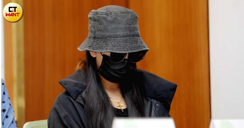 受害家長痛訴,向園方調取監視器畫面,卻直接遭園方退費、退學。(圖/周志龍攝)