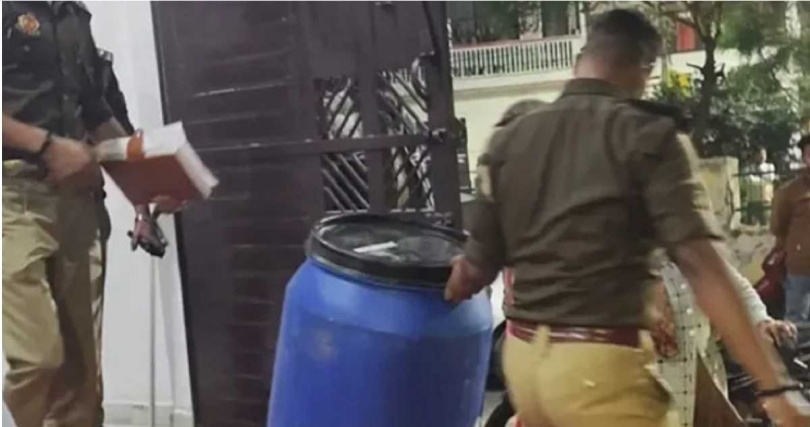 藍桶命案震撼當地社區，警方已封鎖現場採證。（圖／翻攝自NDTV）