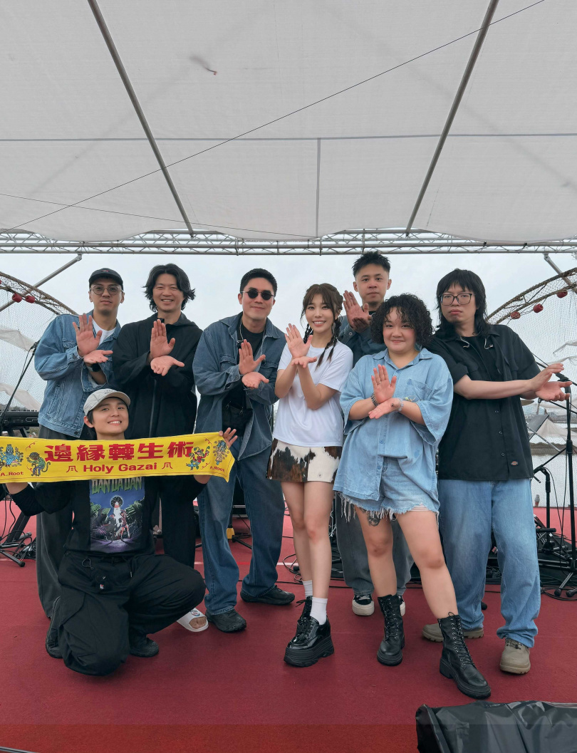 蔡家蓁與一直很欣賞的同根生樂團合作。（圖／想不到娛樂製造所提供）