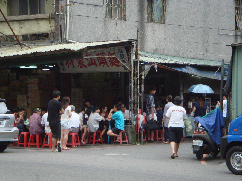 「秀田灶豐特製汕頭麵」經營約50年。（圖／翻攝自臉書／「特製汕頭麵（秀田灶豐）」）