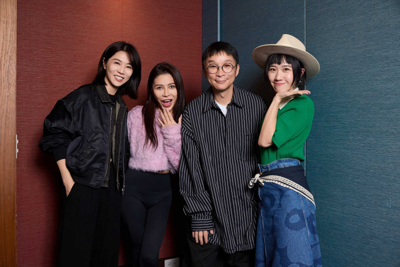 源活娛樂創辦人陳鎮川（右2）祭出百萬獎金讓全場抽獎。（圖／源活娛樂Ｘ天地合娛樂提供）