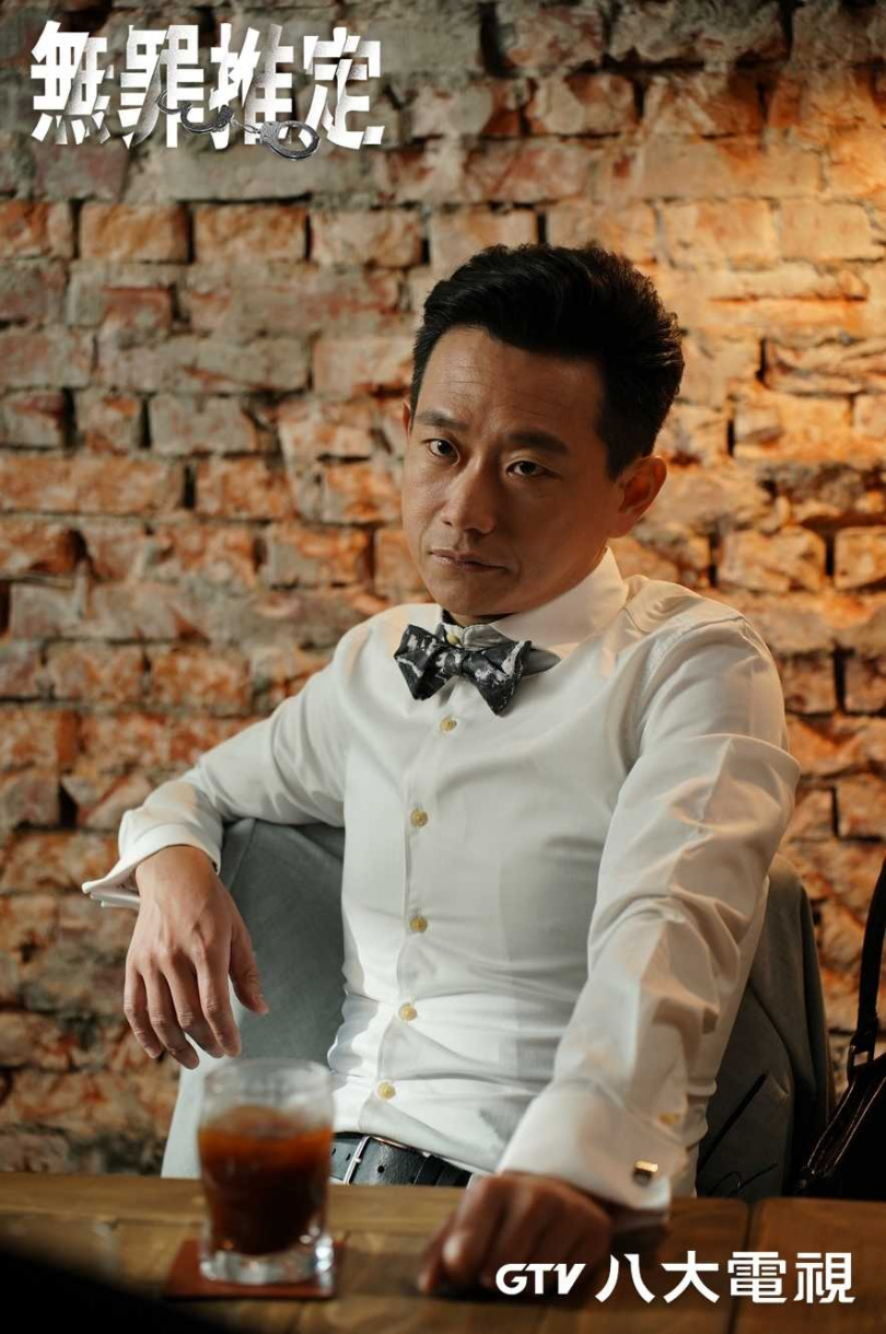 陳家逵飾演知名律師。(圖/八大戲劇台提供)