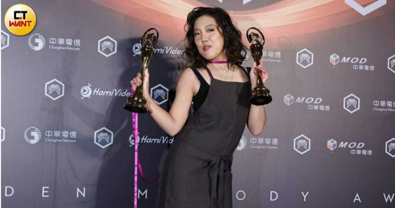 由本屆大黑馬李竺芯連拿「最佳台語女歌手獎」、「最佳台語專輯獎」兩項大獎。（圖／本刊攝影組）