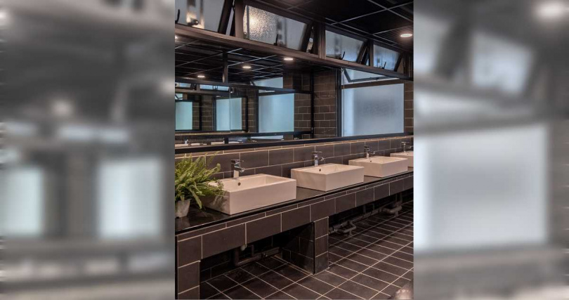 蔡英文分享自己訪視逢甲大學宿舍的照片。（圖／翻攝自threads／tsai_ingwen）