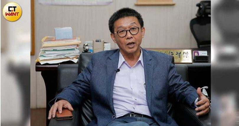 民進黨立委許智傑表示，大陸積極招募台灣選手恐非單純交流，提醒選手務必留意背後可能涉及的政治操作疑慮。（圖／黃耀徵攝）