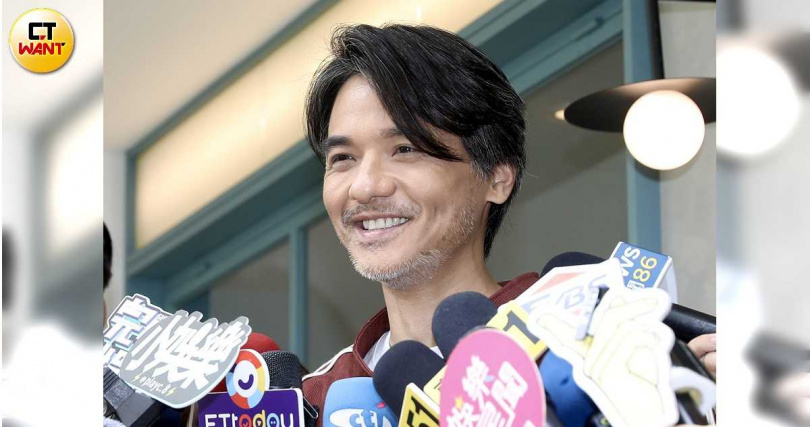 馮德倫為《Bucket Man》獻唱宣傳曲，想起上回發音樂作品，竟碰上921大地震。（圖／侯世駿攝）