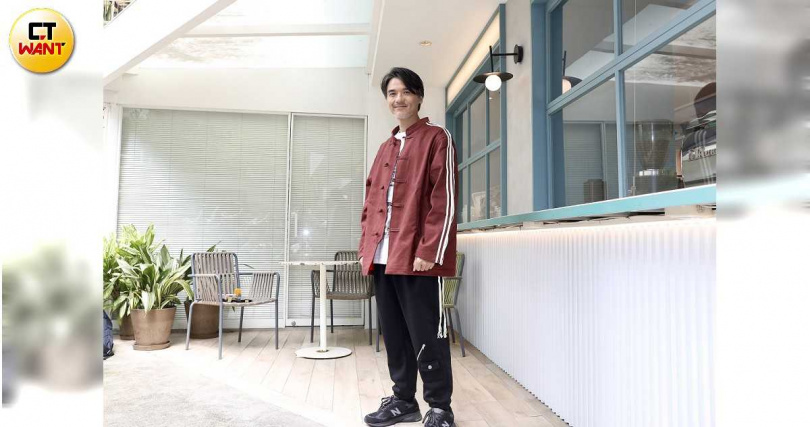 馮德倫自招內心是「大小孩」，私下是個動漫迷。（圖／侯世駿攝）