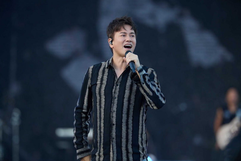 李聖傑帶來近50分鐘演出，神曲〈痴心絕對〉引發萬人合唱（圖／臺東縣政府提供）
