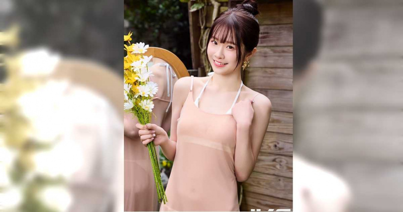 白上咲花是AV界後起之秀,作品獲五星好評。(圖/JKF提供)