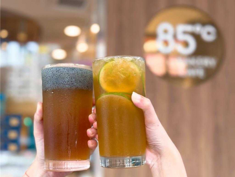 85℃於推出指定8款職人特調系列飲品，大杯任選第2杯半價。（圖／85℃提供）