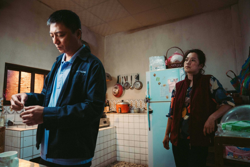 藍葦華（左）、高伊玲在《我家的事》扮演夫妻檔。（圖／牽猴子提供）