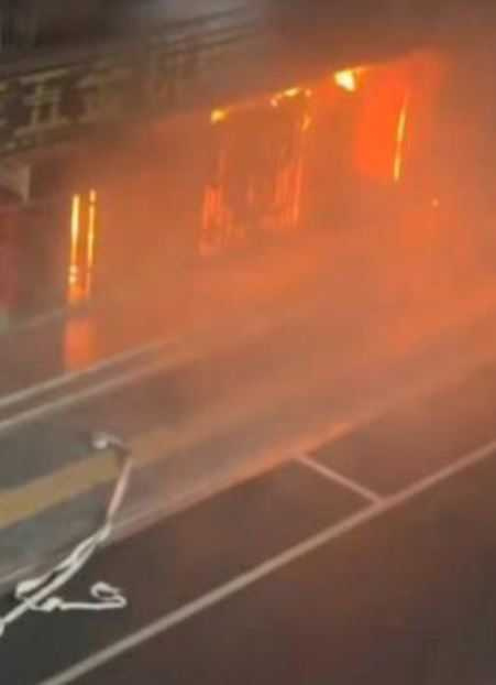 大陸廣東省汕頭市潮南區峽山街道昨天（9日）晚間發生重大火災事故。（圖／翻攝自微博）