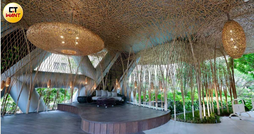 「陶朱隱園」除了選用義大利名牌家具，內外多處也可見金屬和竹編工藝。（圖／黃耀徵攝）