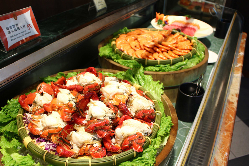 台中長榮桂冠酒店咖啡廳自助百匯，當月壽星本人用餐可獨享77折優惠，房客用餐則享88折優惠。（圖／台中長榮桂冠酒店提供）