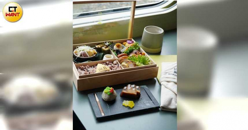 去程餐點可以吃到烏魚子樹豆野時蔬、油封煙燻八寶鴨、香根野炊紅藜池上米與阿粨等，即便冷食也爽口不顯油膩。（圖／魏妤靜攝）