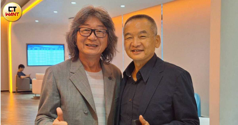 負責「中悦ITC」的建築師林永發(左)及八京建設總經理鄭桂林(右)。(圖/林榮芳攝)