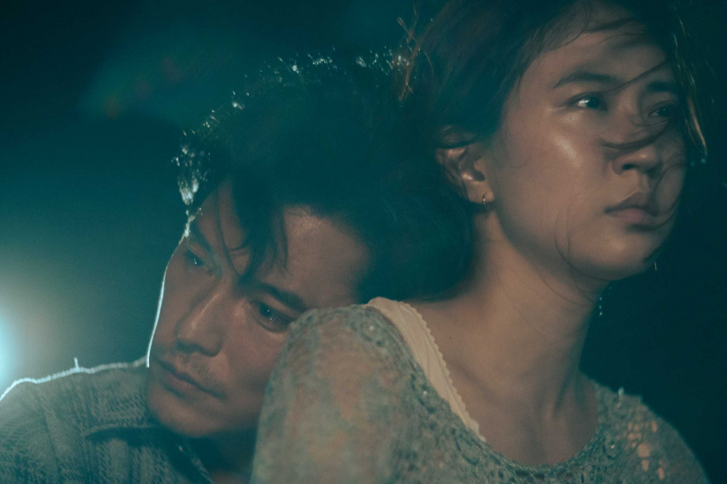 《女孩》9m88(右) 、邱澤飾演一對夫妻。（圖／甲上娛樂）