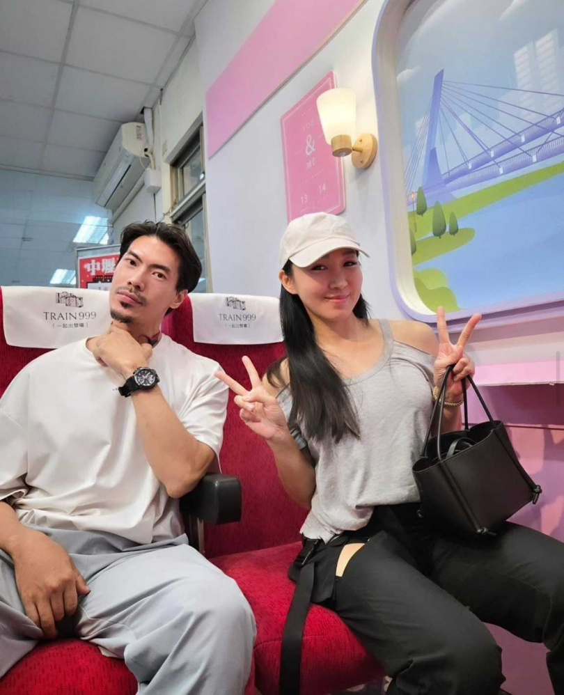 筋肉媽媽與前夫離婚後仍保持友好關係。(圖/翻攝自筋肉媽媽IG)