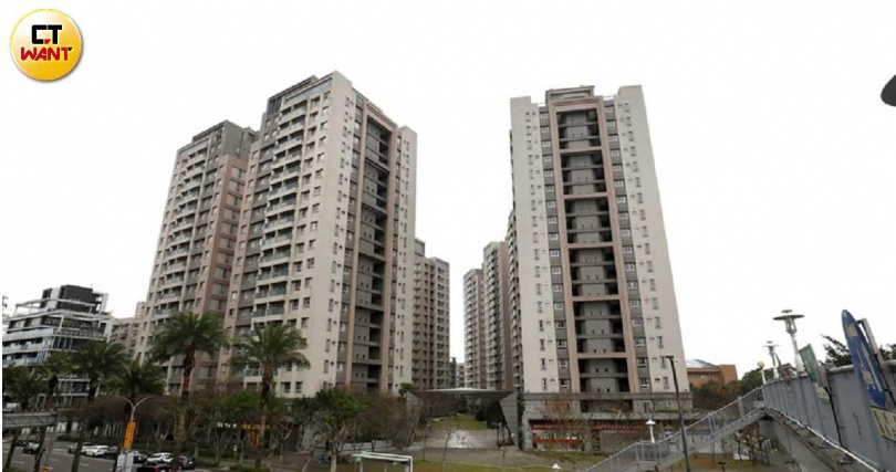 社宅是社會福利重要的一環，如何兼顧可行性與公平，各界重視圖為新北林口世大運選手村社宅。（圖／方萬民攝）