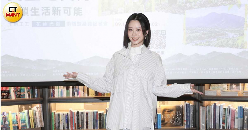 張景嵐今(22)日出席土地公公花蓮光復捐贈公益活動。(圖/侯世駿攝)