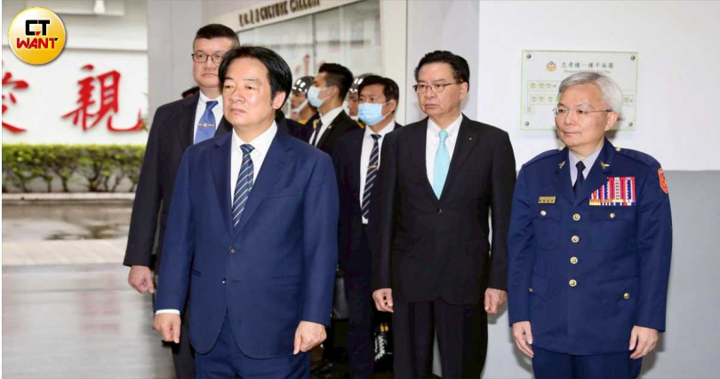 總統賴清德12日上午出席警察節慶祝大會,視察慰勉成果,並對28位全國模範警察進行頒獎。(圖/方萬民攝)