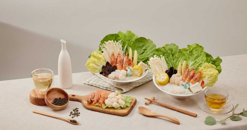 《搬湯弄煮》X高敏敏聯名【營養好閨蜜】主題套餐，備有：「四季清韻茶湯」、「烏龍醇韻茶湯」兩種湯底。（圖／搬湯弄煮提供）