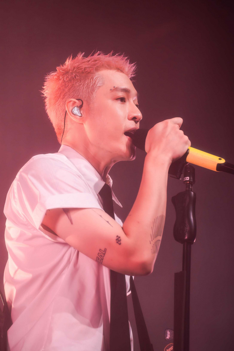 周湯豪不僅演唱新歌，也帶來多首經典金曲。（圖／環球音樂提供）