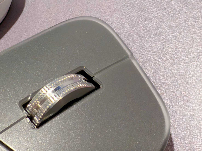 不仔細看其實看不出來，邊緣其實是透明的。（圖／廖梓翔攝）