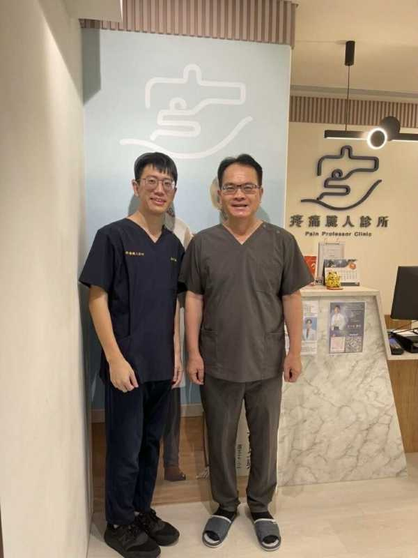 知名主持人鄭弘儀也是疼痛職人診所的患者，更公開大讚徐子恆醫術「太神奇」。（圖／翻攝疼痛職人診所官網）