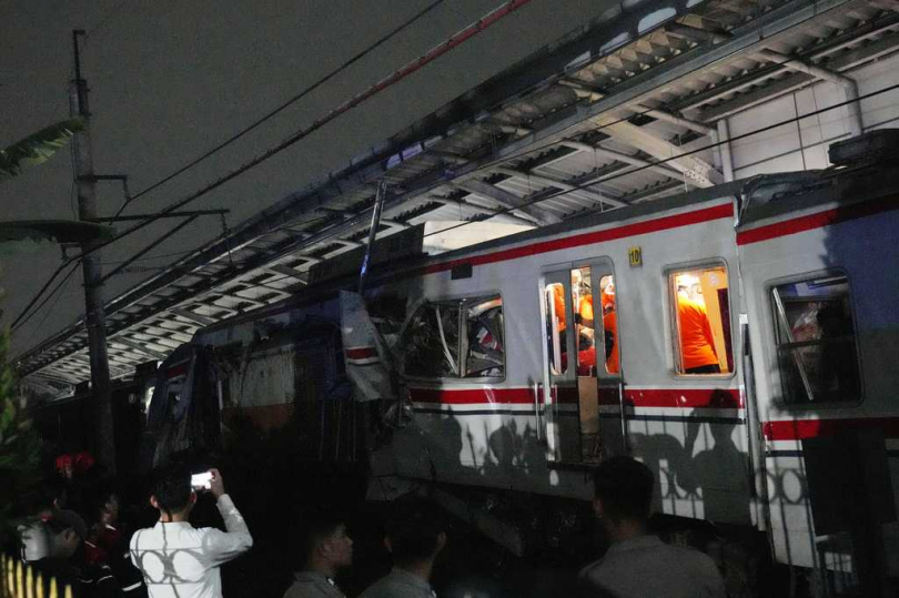 印尼火車追撞釀4死。（圖／達志／美聯社）