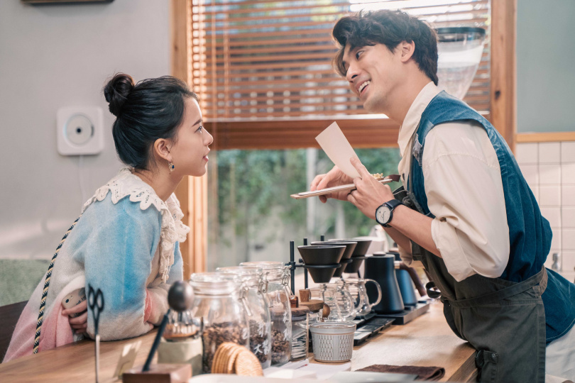 林哲熹（右）、項婕如（左）在劇中頻鬥嘴互動。（圖／甲普國際媒體提供）