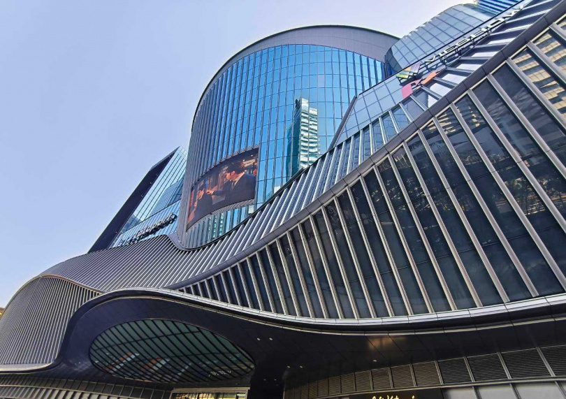 南港LaLaport今起開幕，考驗南港周邊交通。（圖／魏妤靜攝）