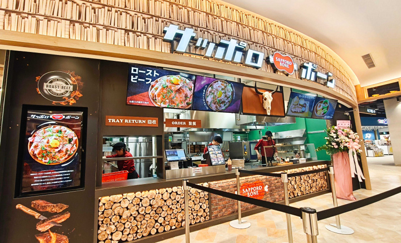 首度來台的「SAPPORO BONE」主打爐烤牛肉料理。（圖／魏妤靜攝）