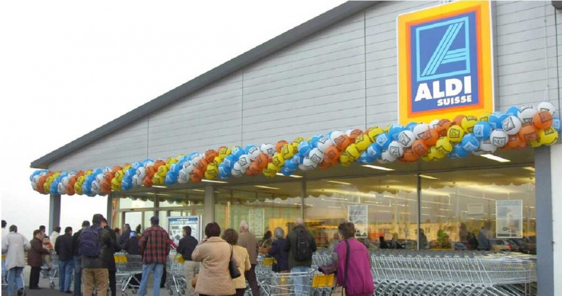 美國零售掀自有品牌潮！Aldi宣布400項商品降價，不過巧克力、咖啡恐還是會漲價。（圖／達志／美聯社）
